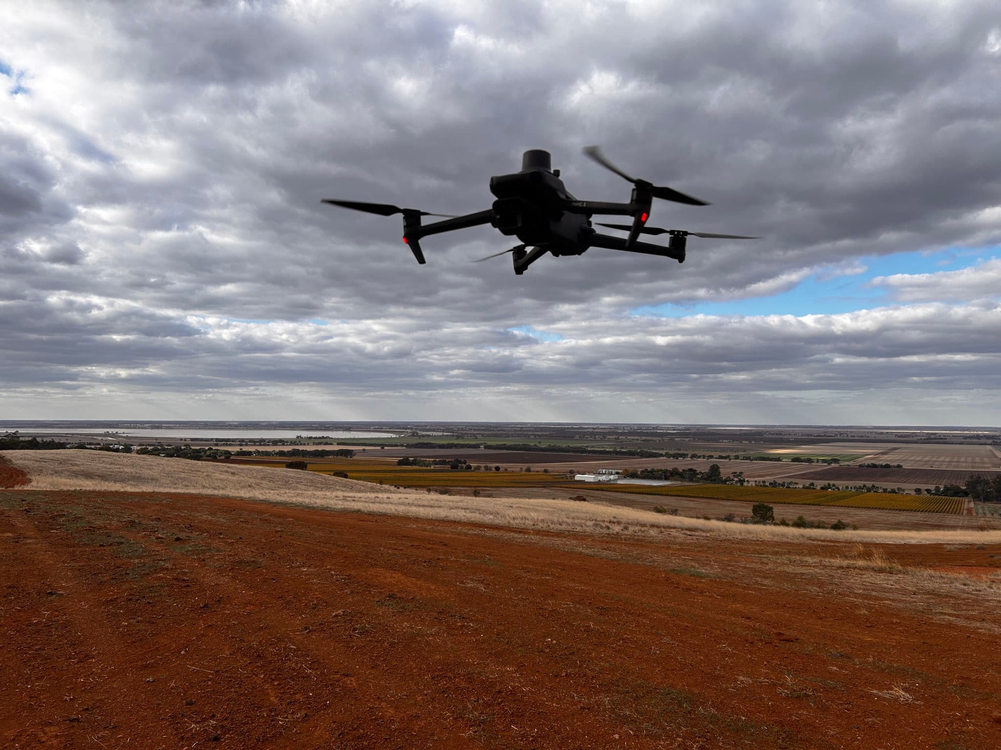 Orthophotos, models and volumes in one flight, 5D Surveying